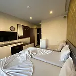 Paradiso B 210 Private Sea View