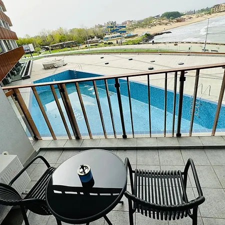 아파트 Paradiso B 210 Private Sea View *