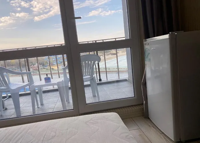아파트 Paradiso B 210 Private Sea View 네세부르