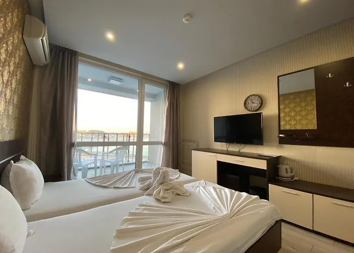 아파트 Paradiso B 210 Private Sea View 네세부르